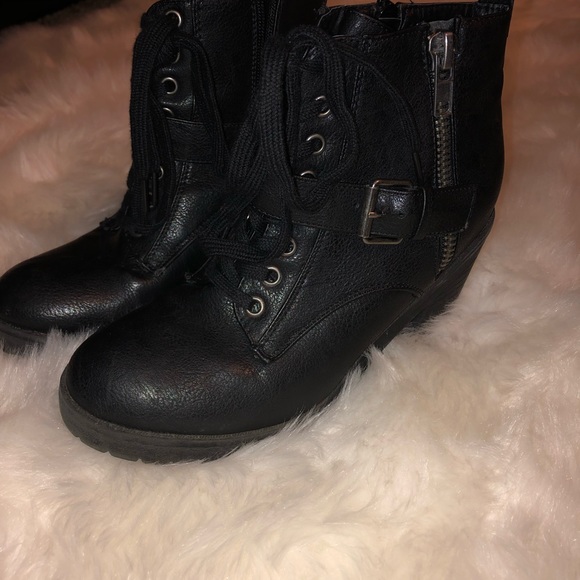 Chunky lace up moto booties - Picture 4 of 4